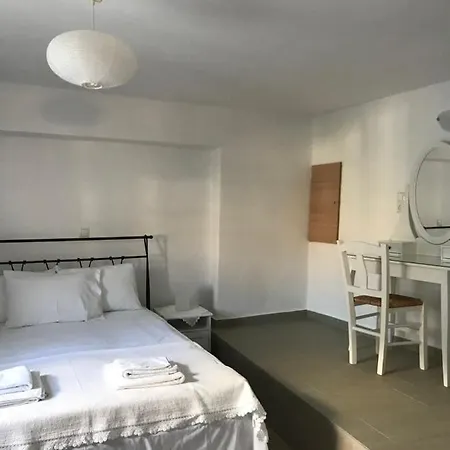 Vegera 'ostria', Stavros Donoussa