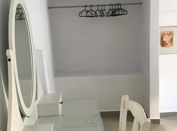 Vegera 'ostria', Stavros Donoussa